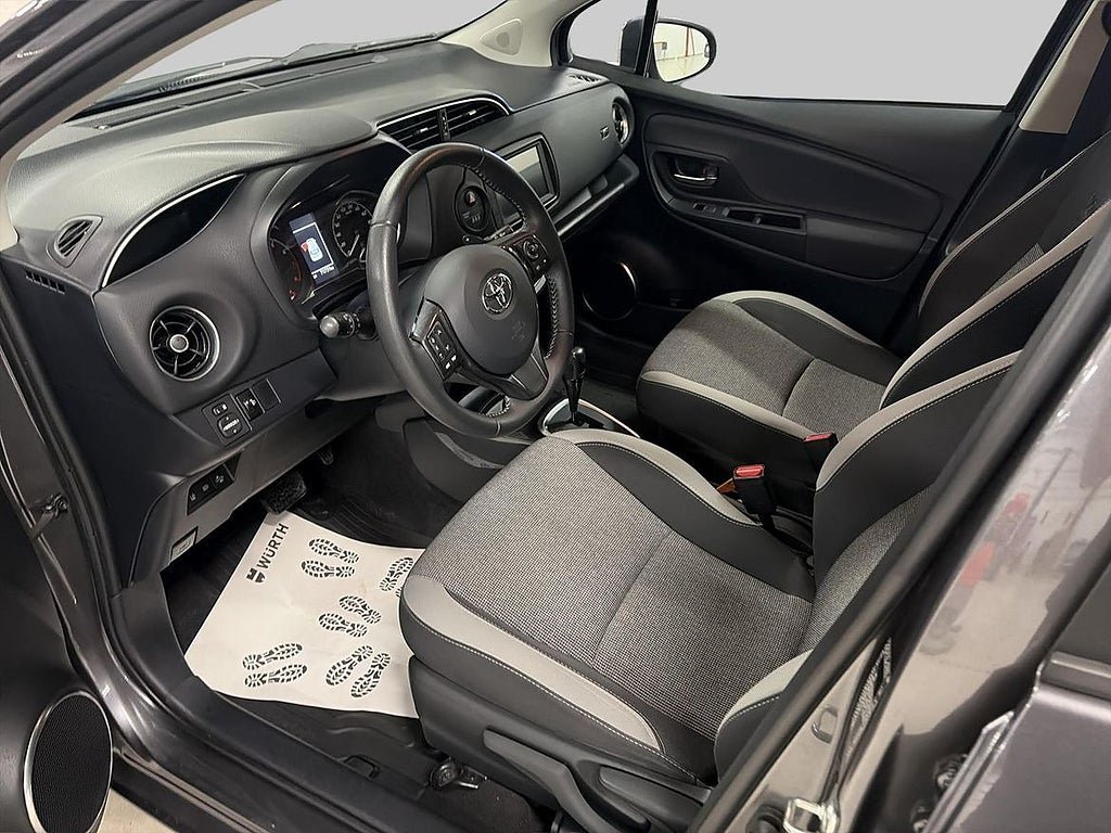 Vehicle Image 14
