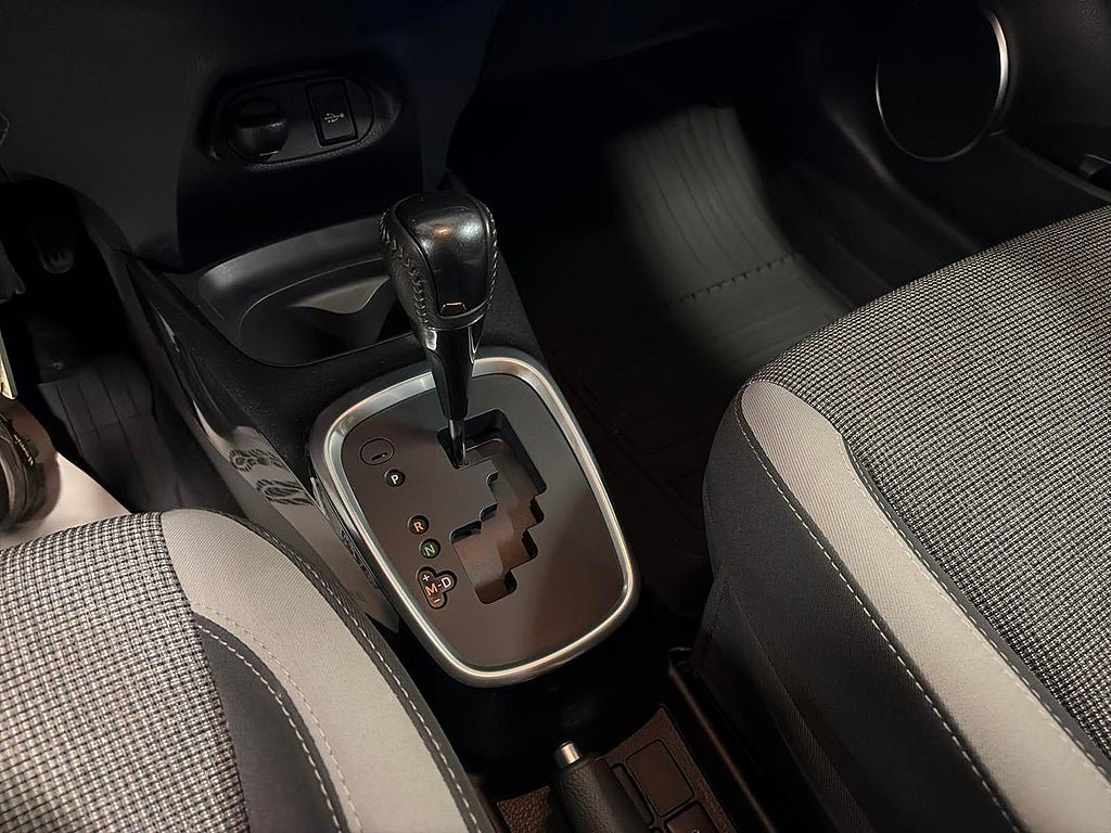 Vehicle Image 18