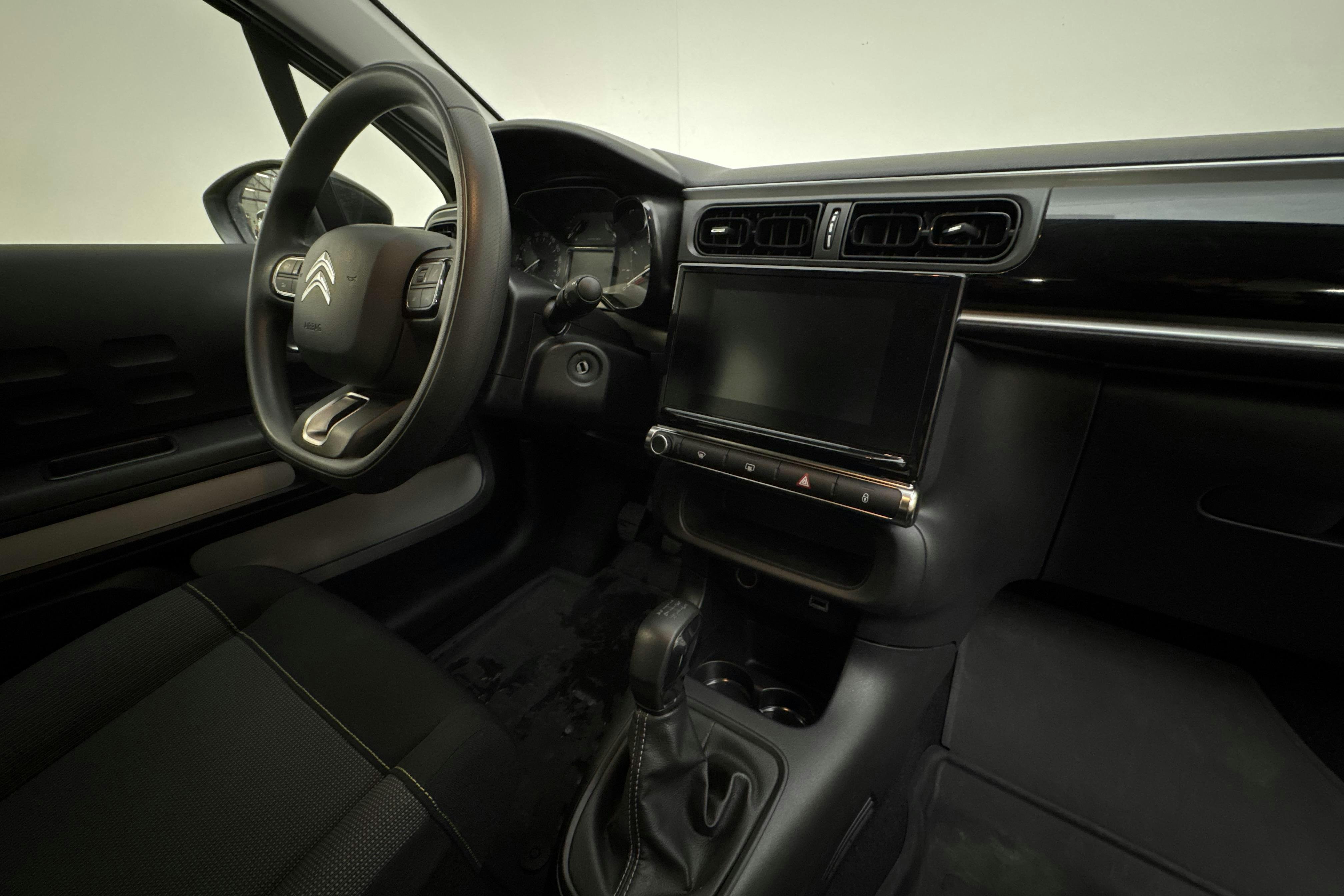 Vehicle Image 11