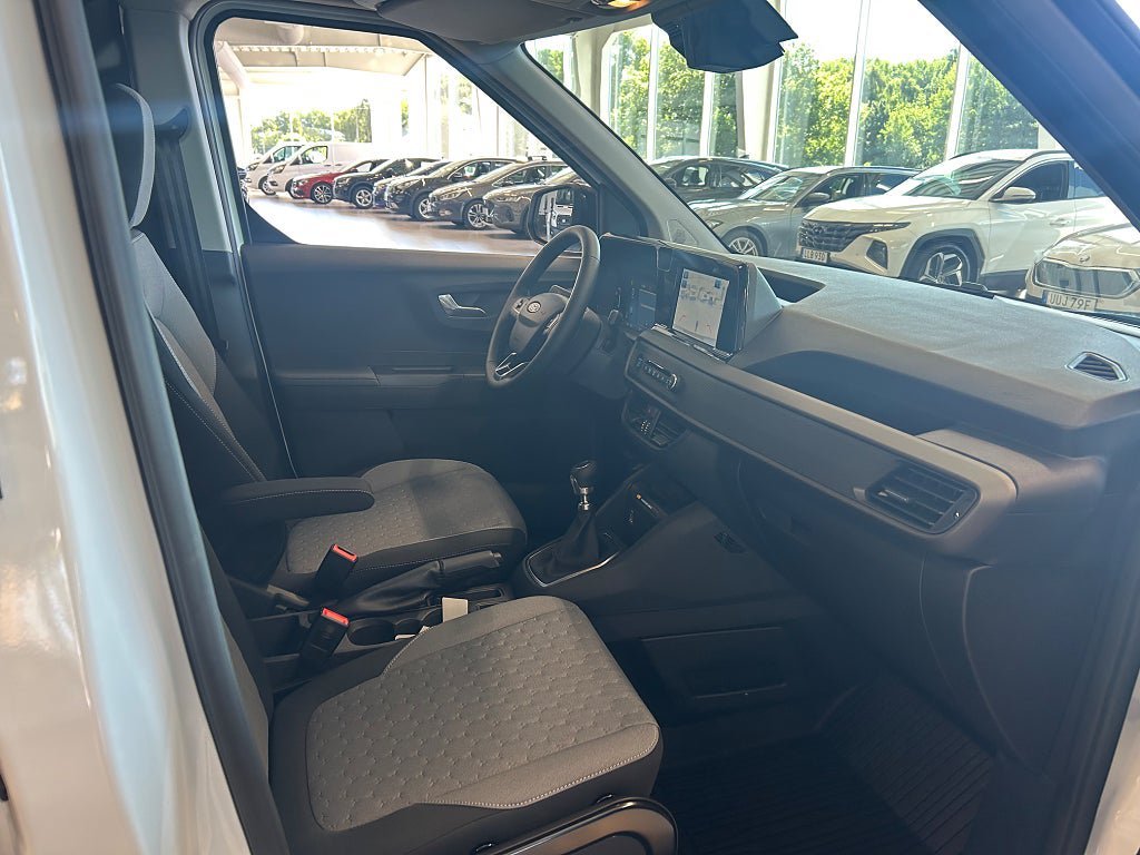 Vehicle Image 12