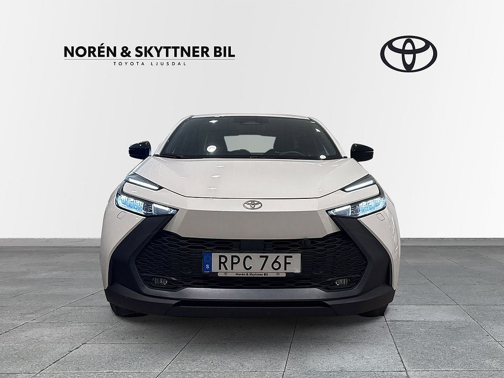 Vehicle Image 6