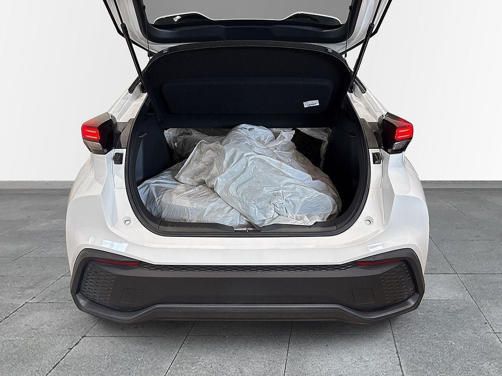 Vehicle Image 11