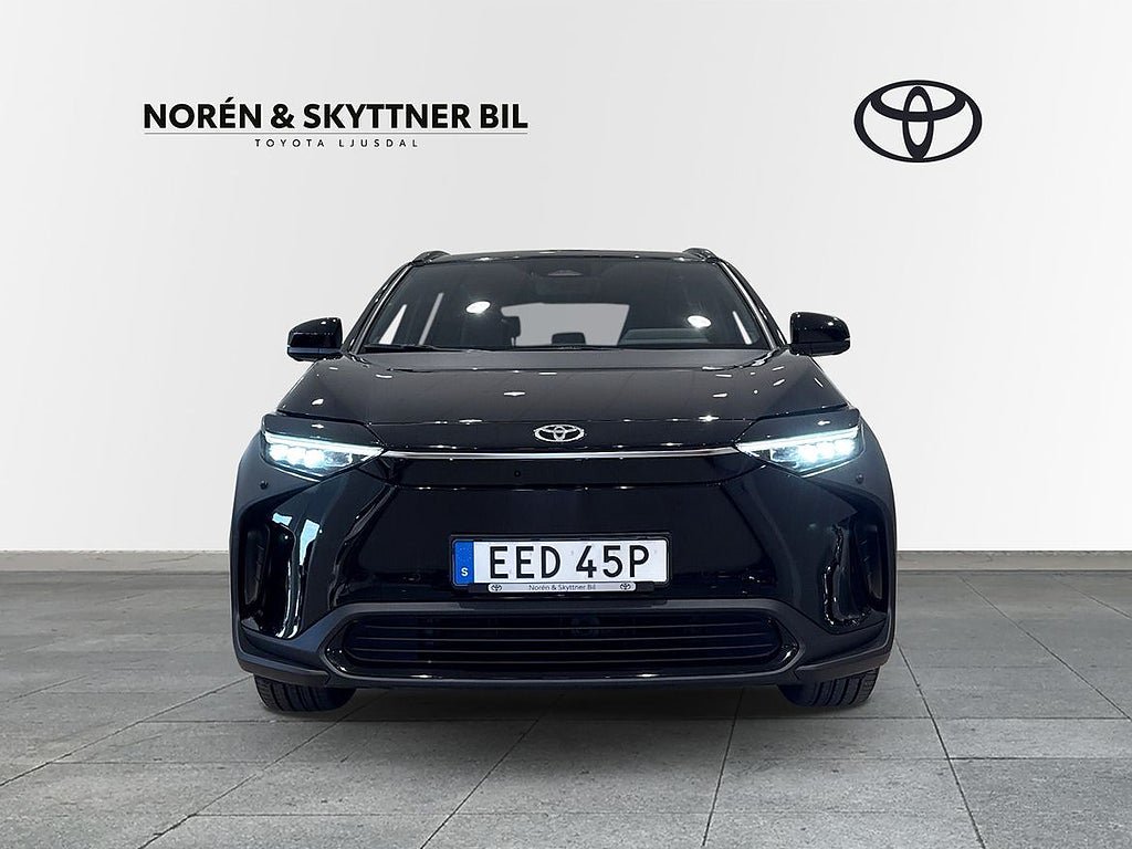 Vehicle Image 10