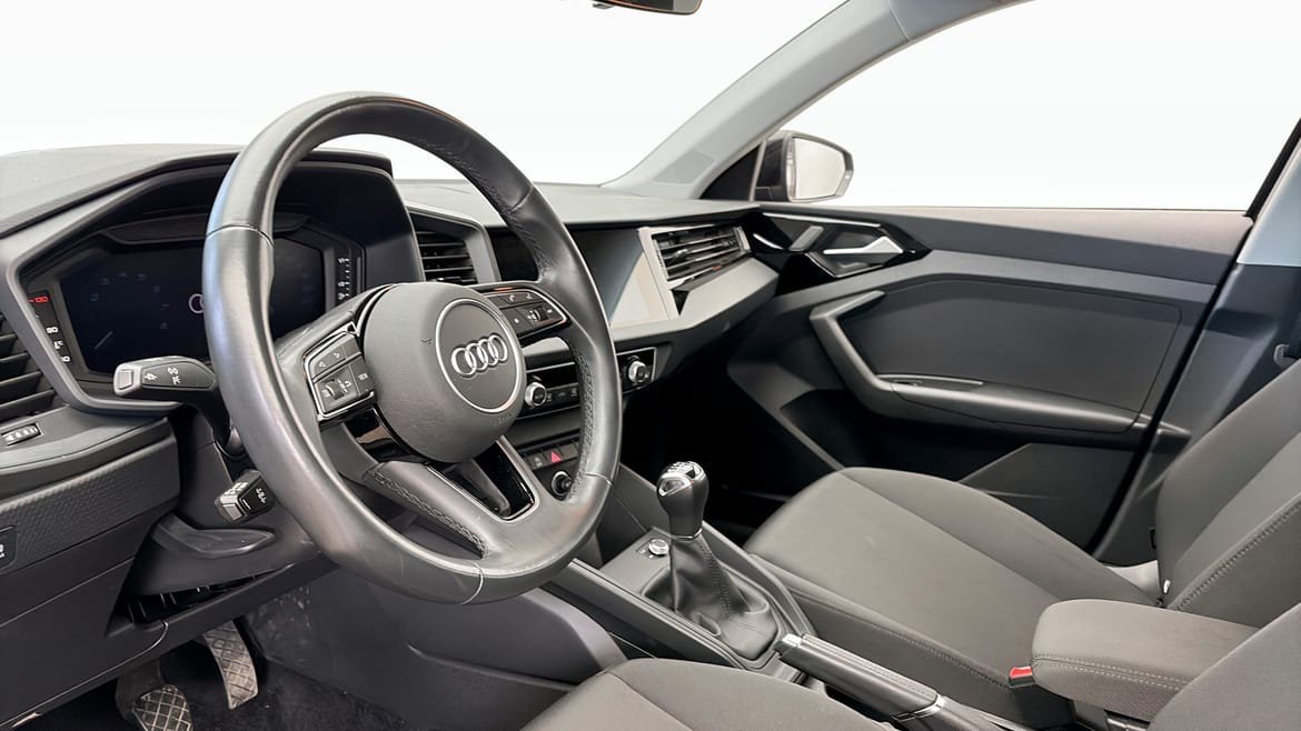 Vehicle Image 7