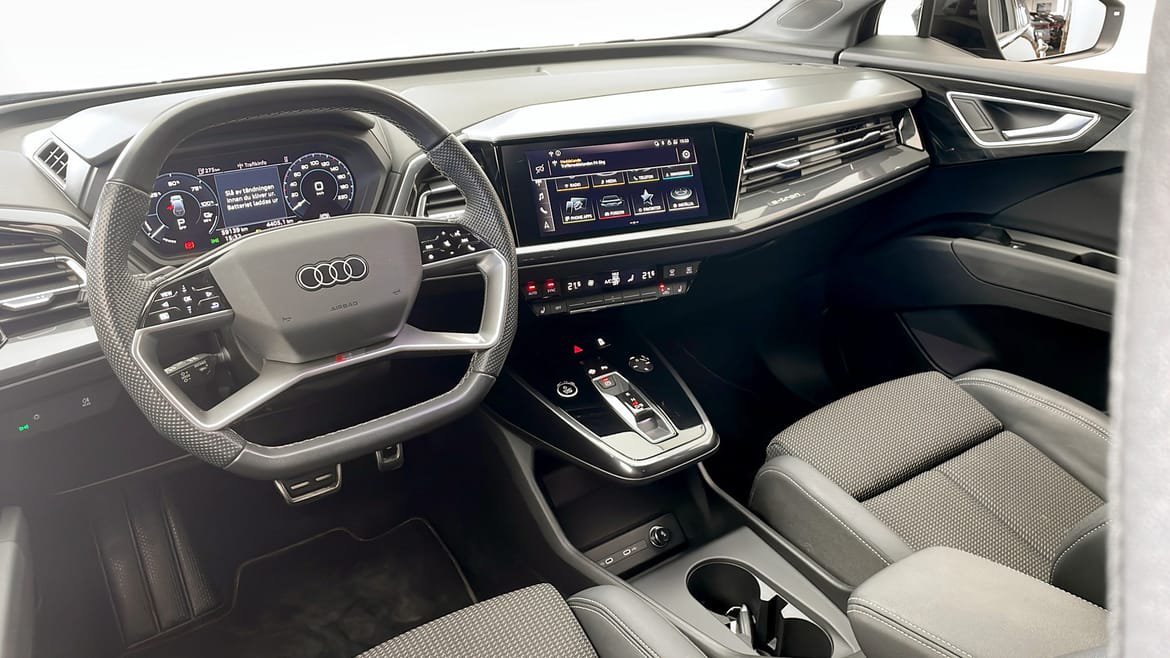 Vehicle Image 10