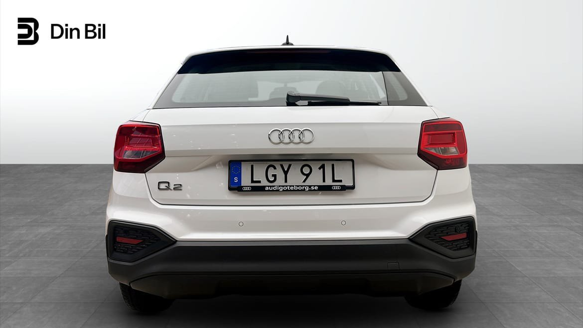 Vehicle Image 5