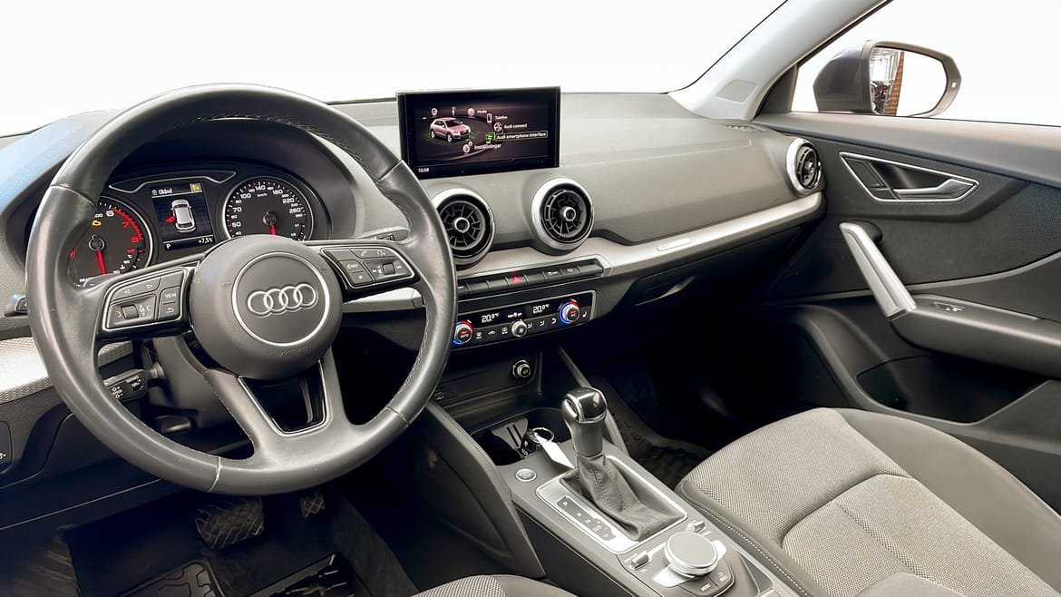 Vehicle Image 10