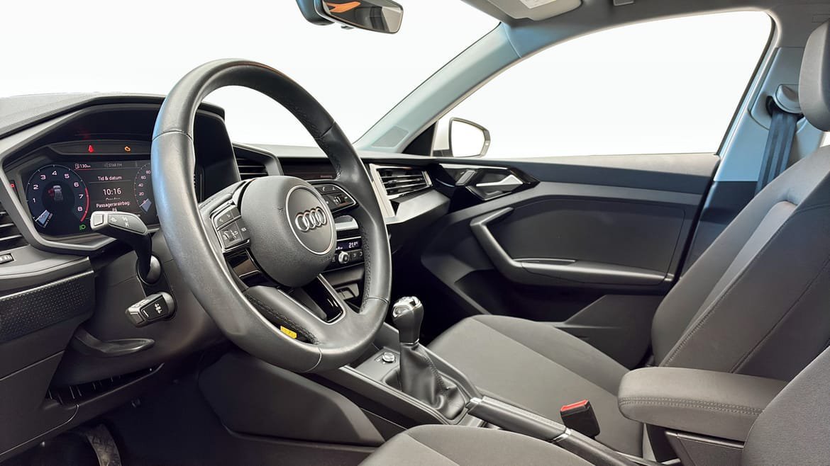 Vehicle Image 7