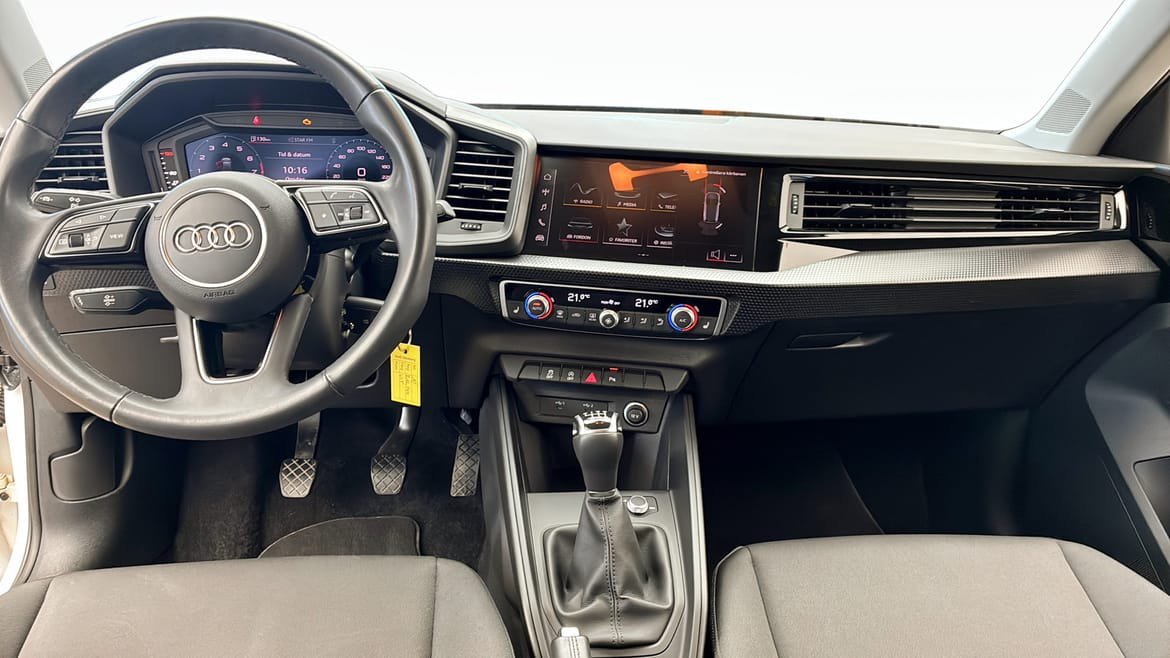 Vehicle Image 10