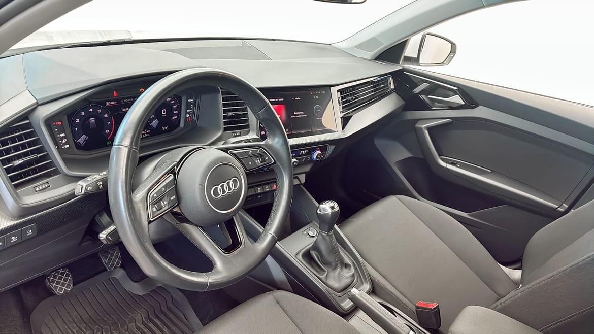 Vehicle Image 7