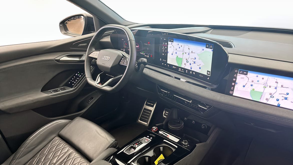 Vehicle Image 12