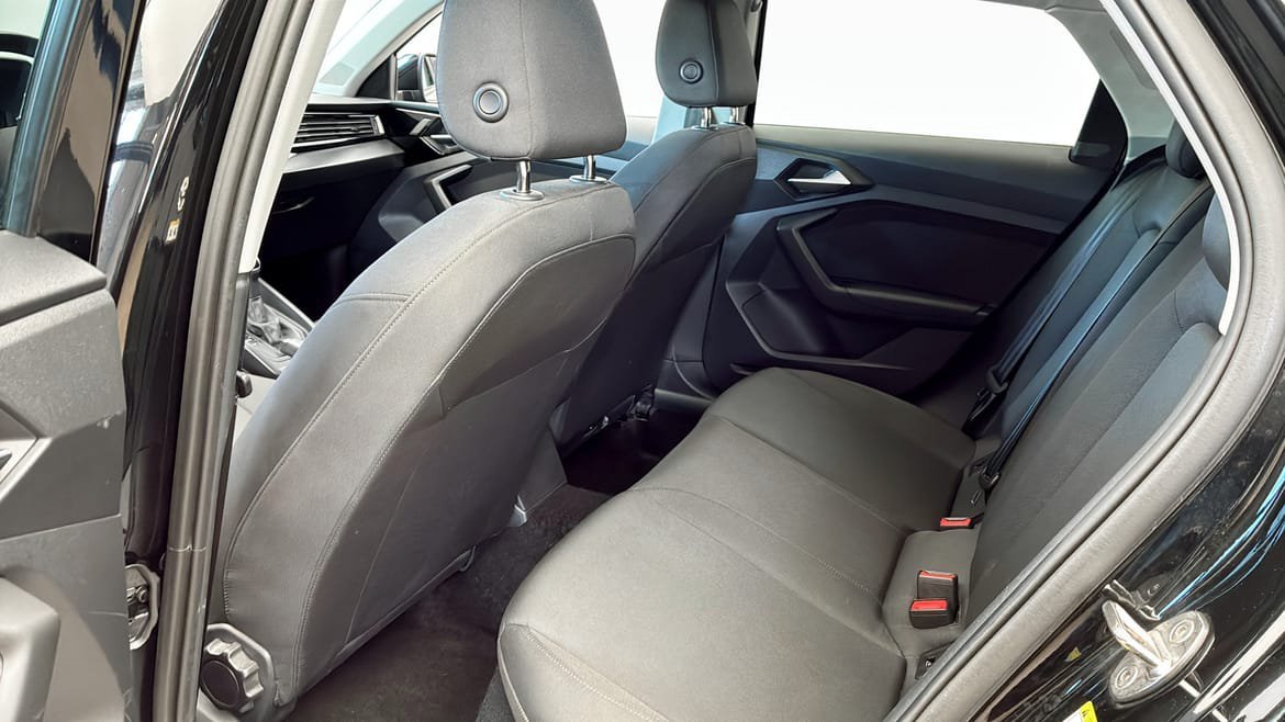 Vehicle Image 11