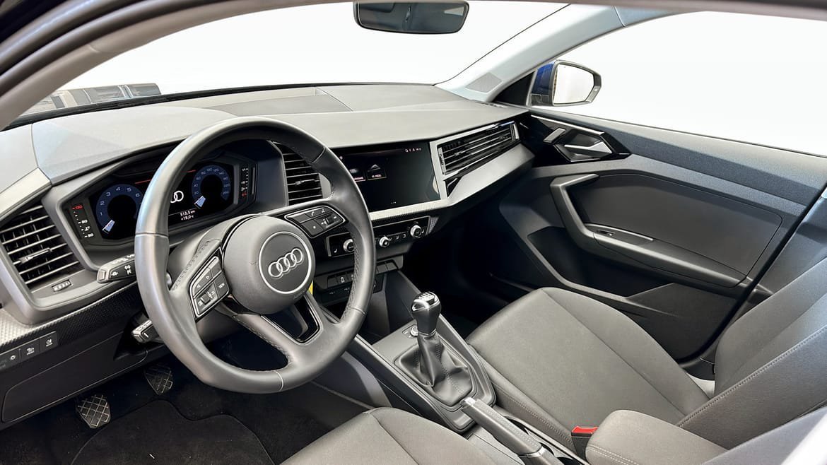 Vehicle Image 7