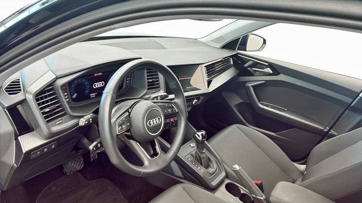Vehicle Image 7