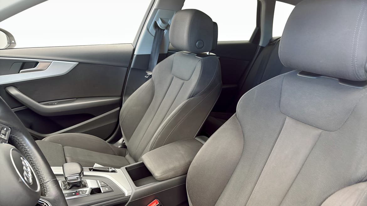Vehicle Image 8
