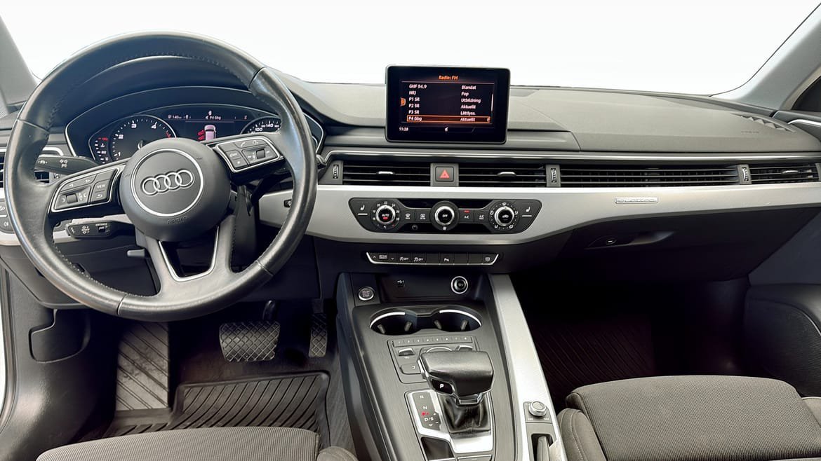 Vehicle Image 10