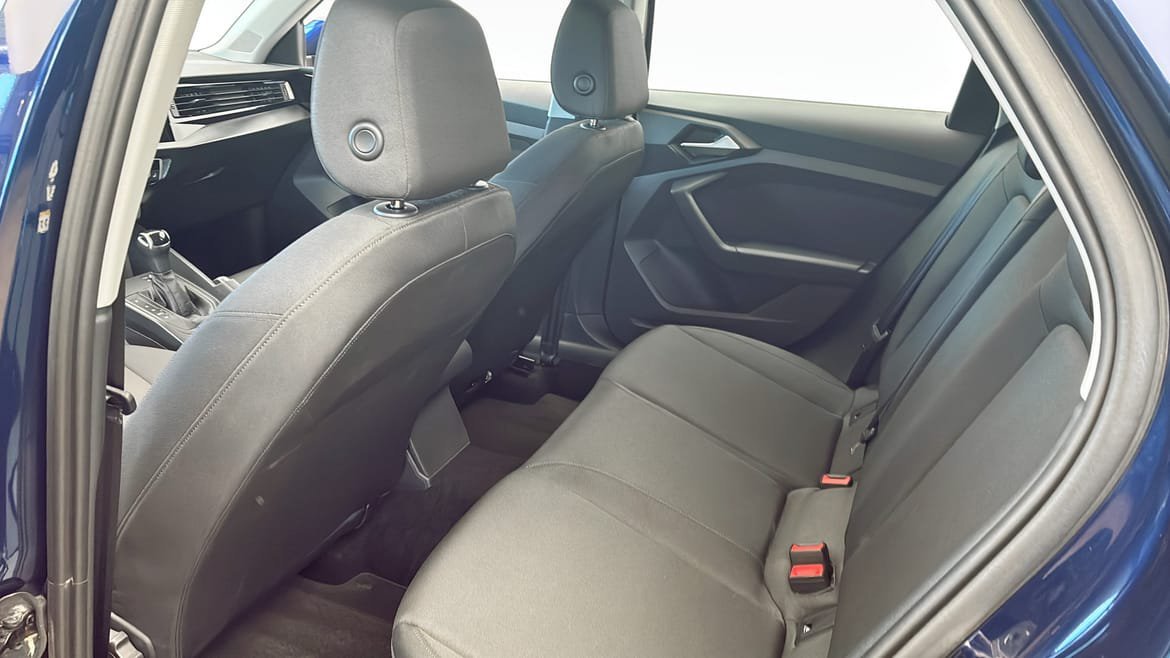 Vehicle Image 11