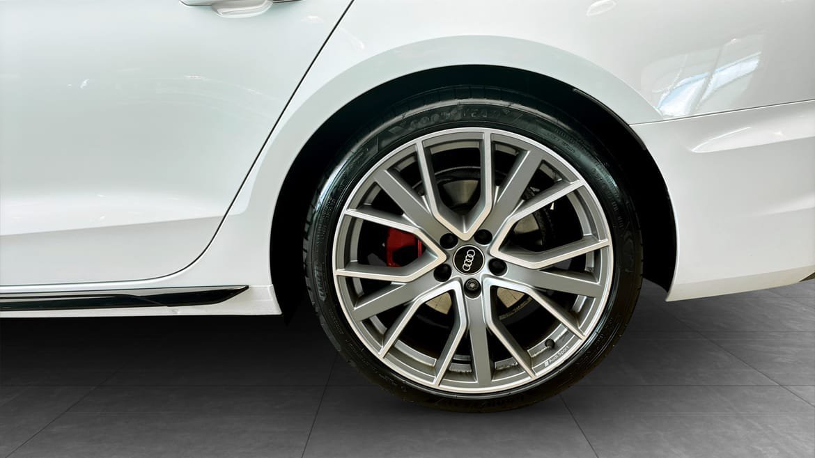 Vehicle Image 6