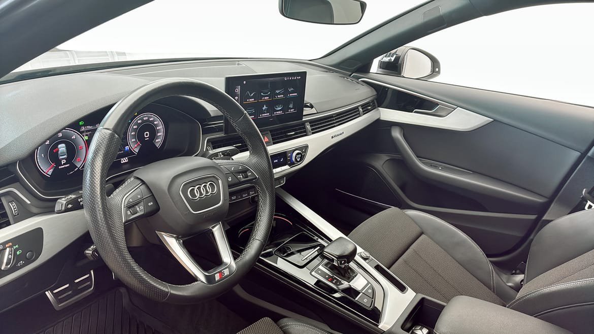 Vehicle Image 7