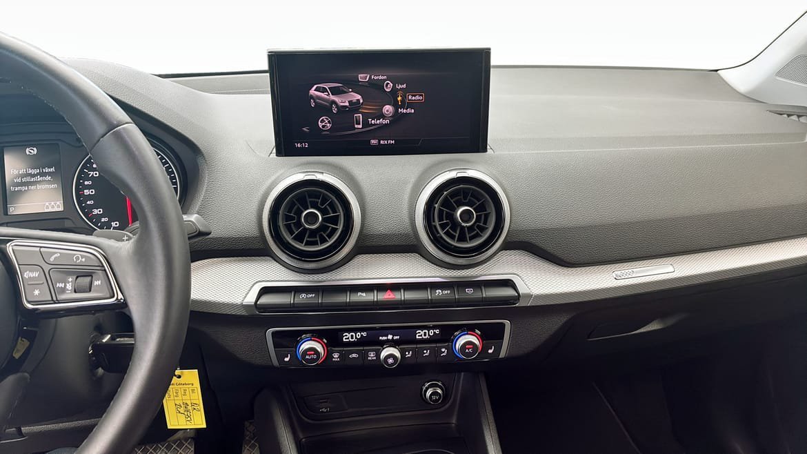 Vehicle Image 9