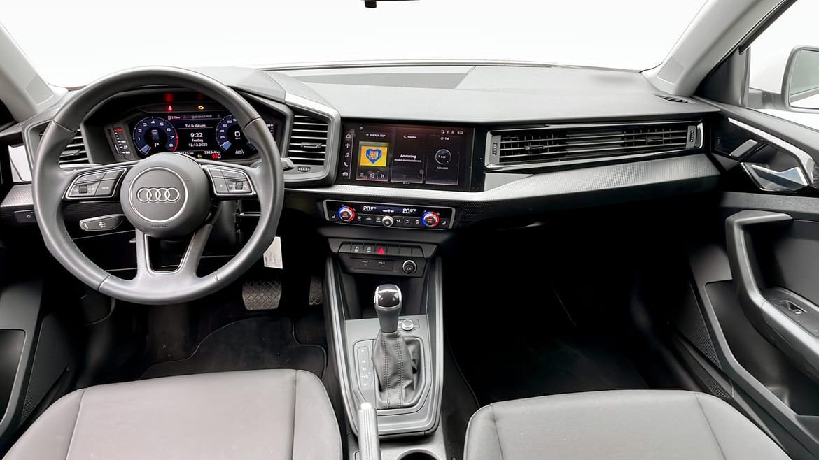 Vehicle Image 10