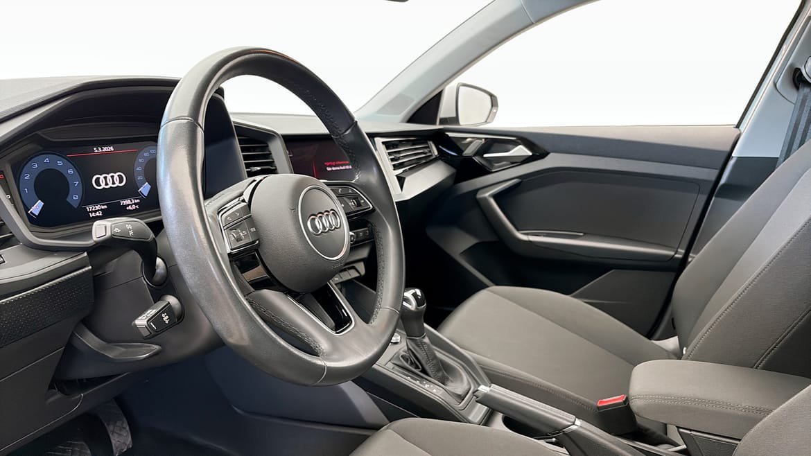 Vehicle Image 7
