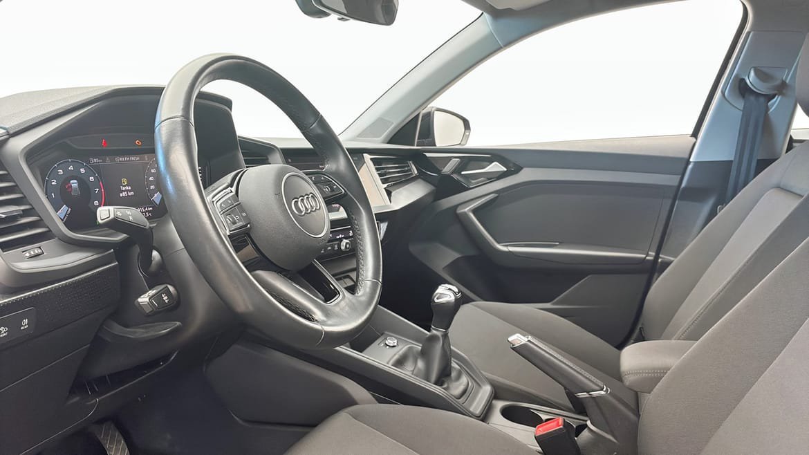 Vehicle Image 7