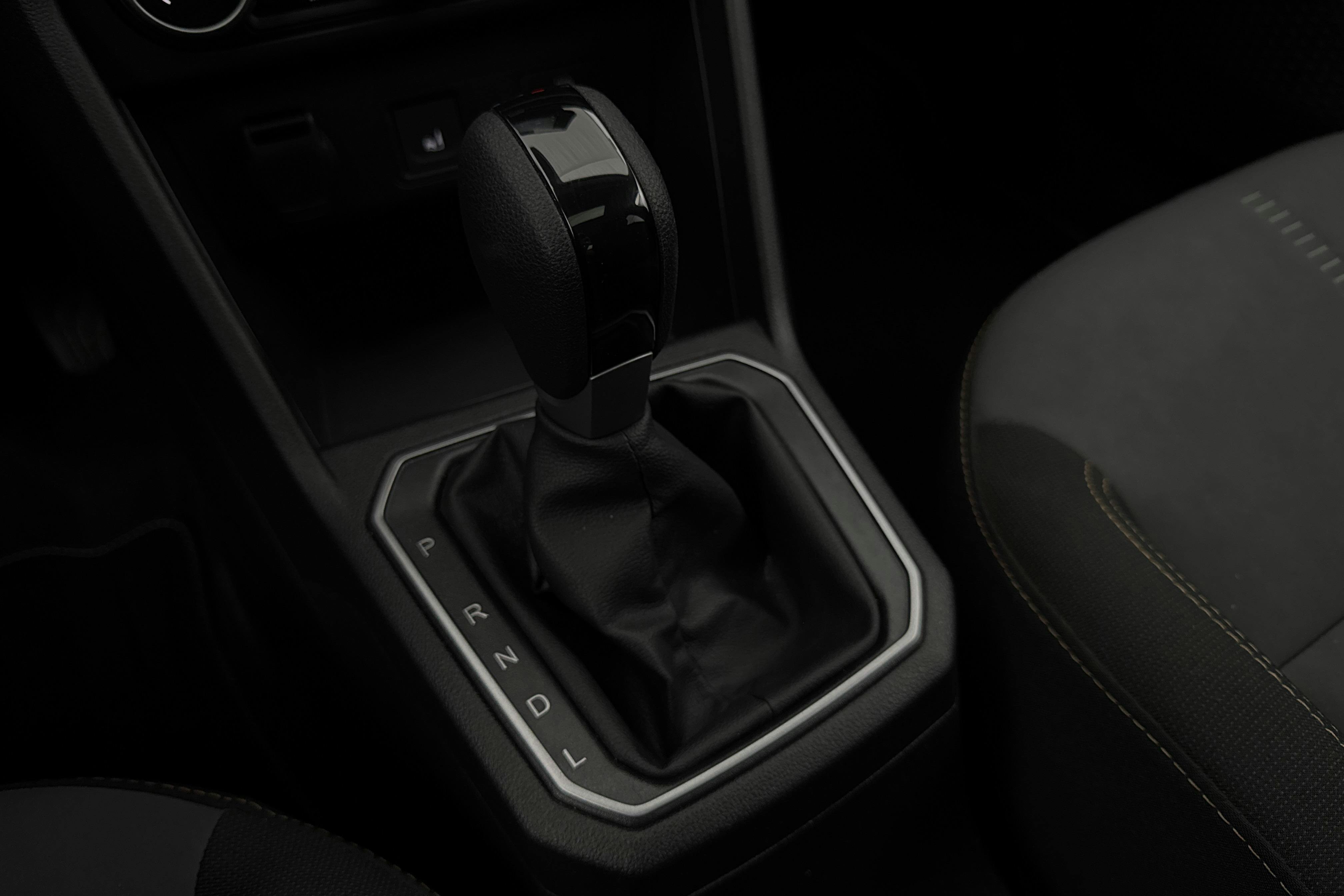 Vehicle Image 17