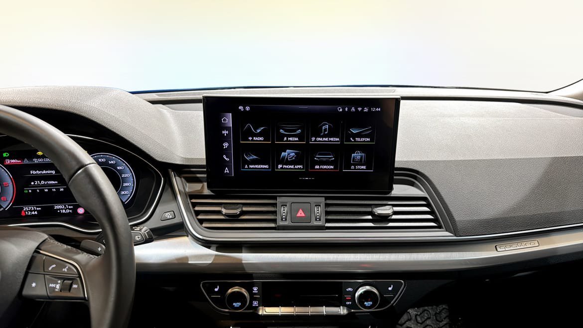 Vehicle Image 9