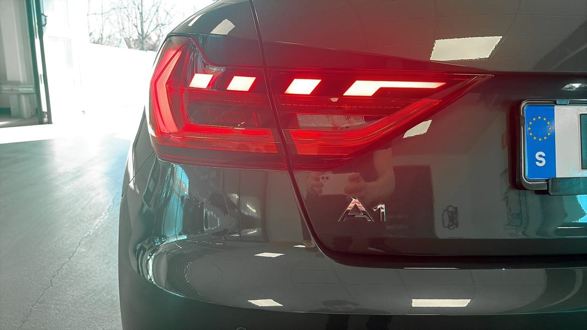 Vehicle Image 13