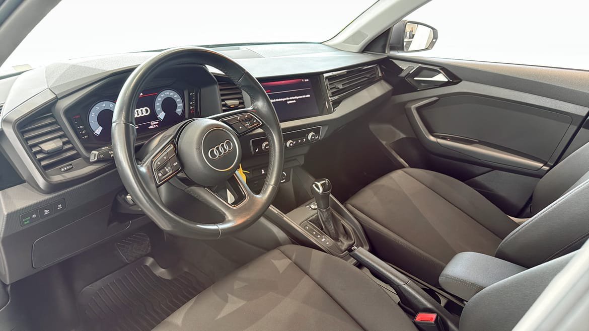 Vehicle Image 7