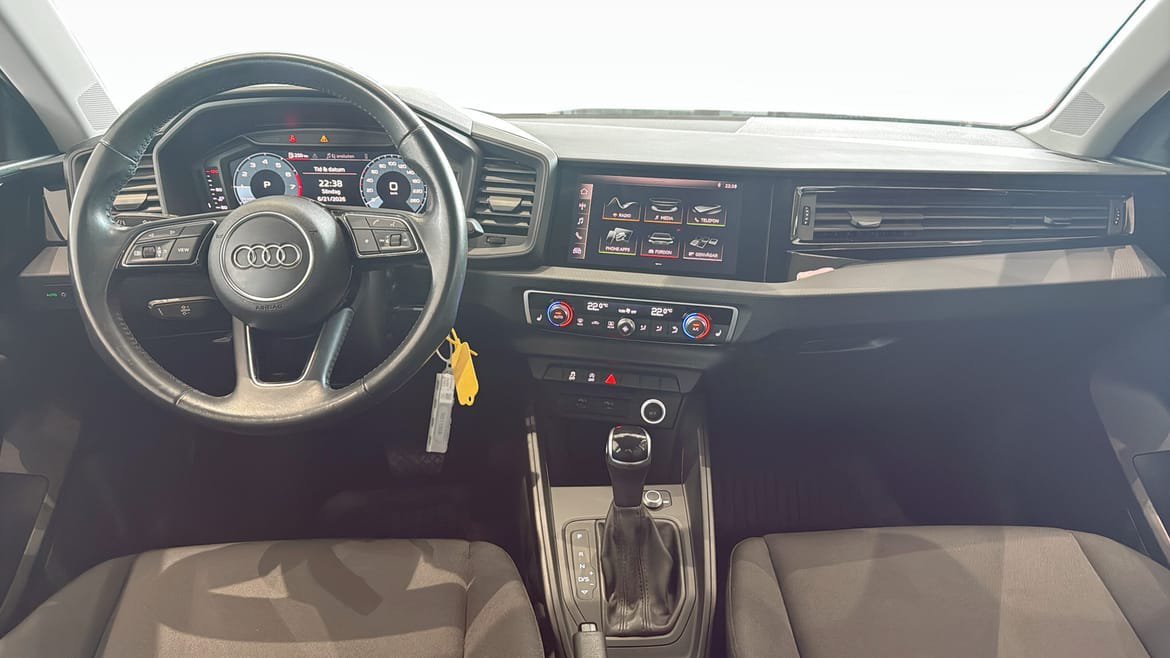 Vehicle Image 10
