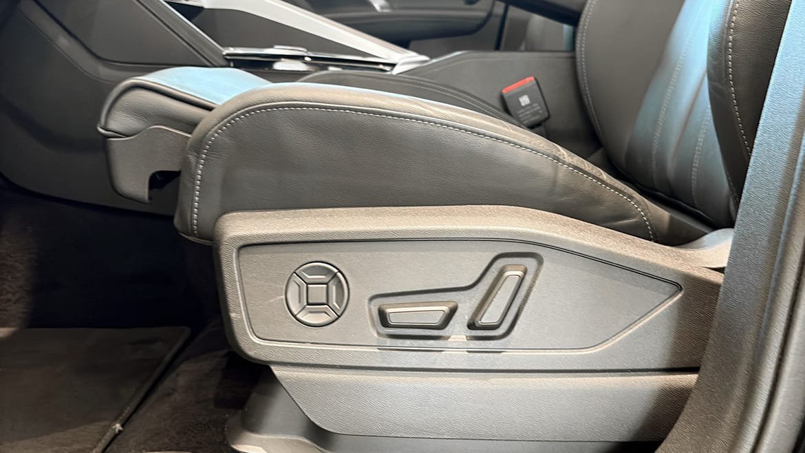 Vehicle Image 17