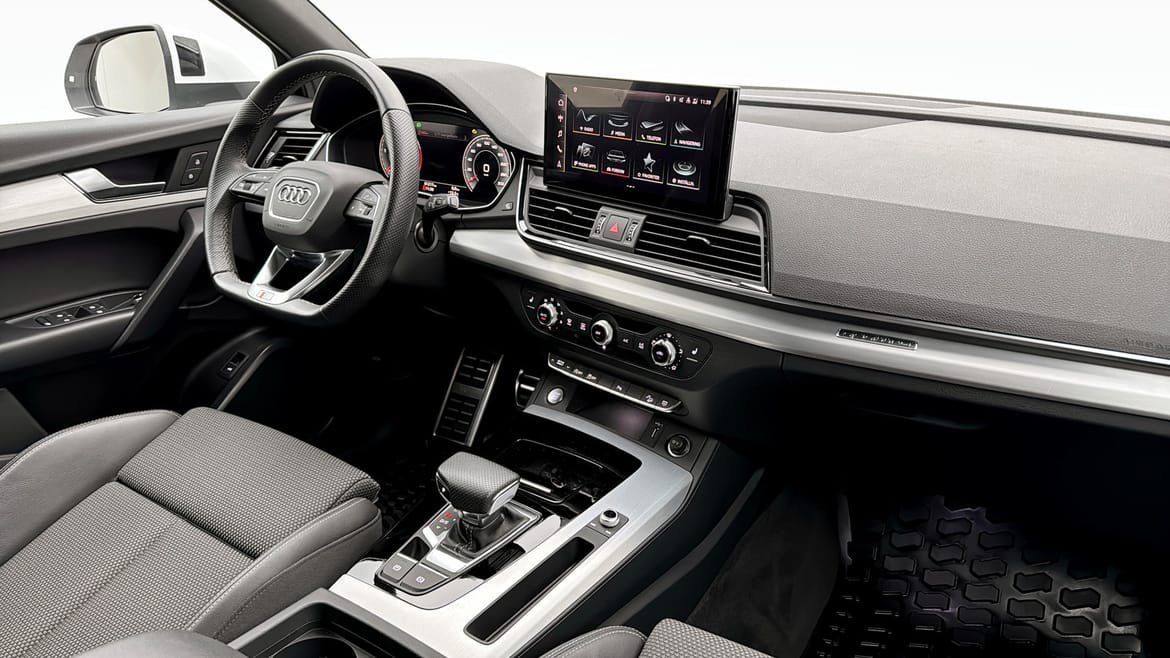 Vehicle Image 11