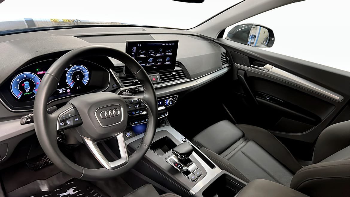 Vehicle Image 7