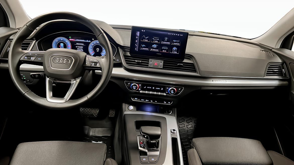 Vehicle Image 10