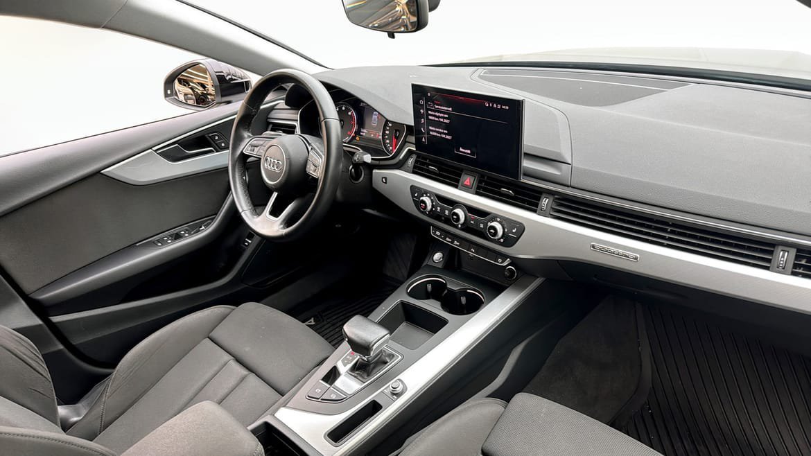 Vehicle Image 11