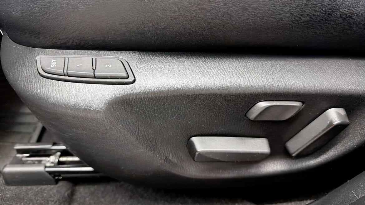 Vehicle Image 16
