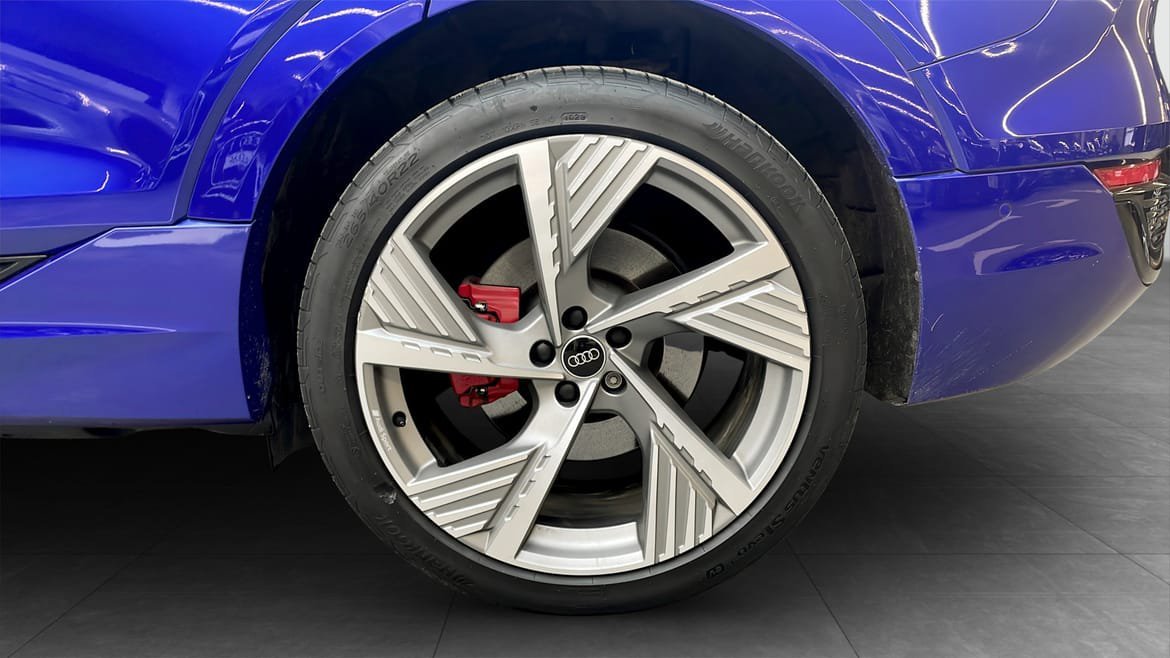 Vehicle Image 6