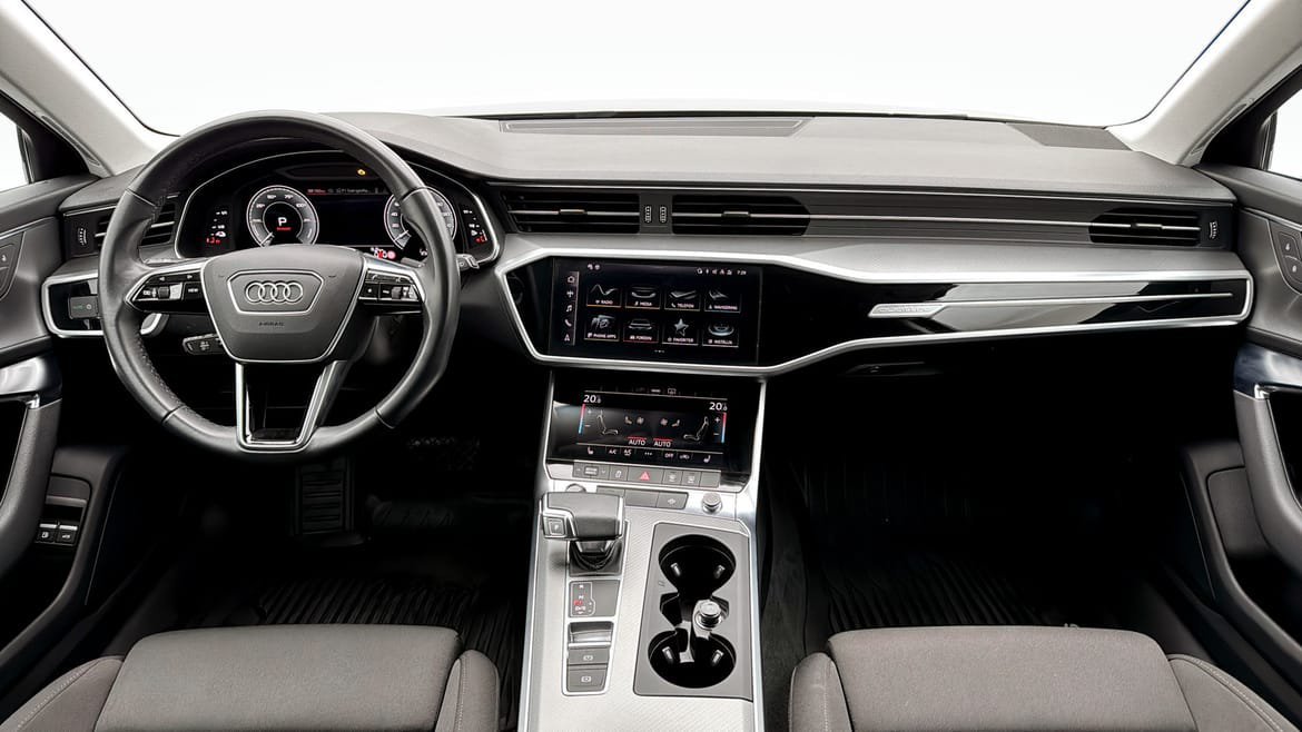 Vehicle Image 10