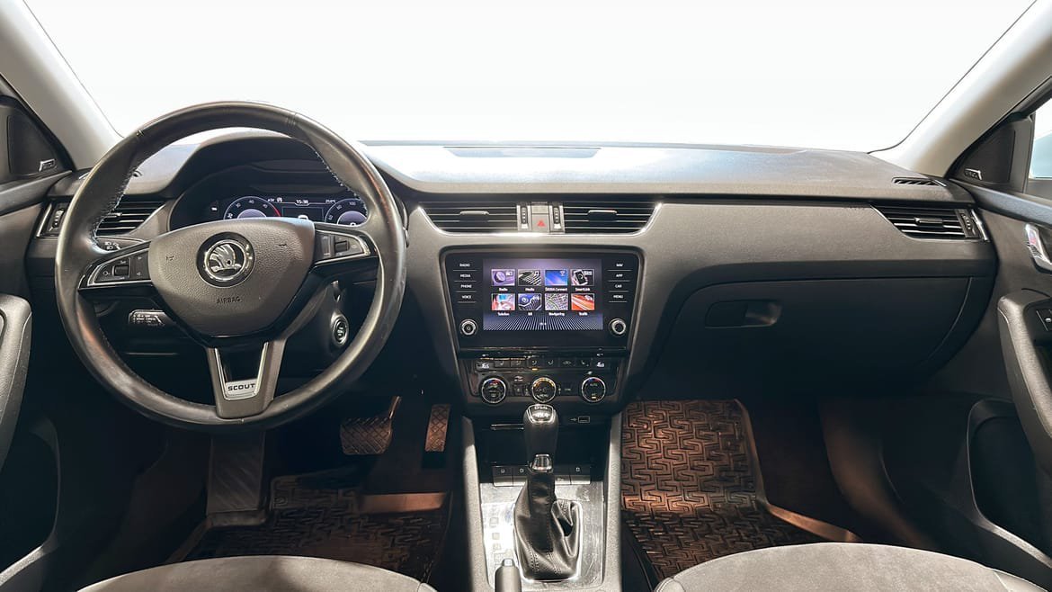Vehicle Image 10