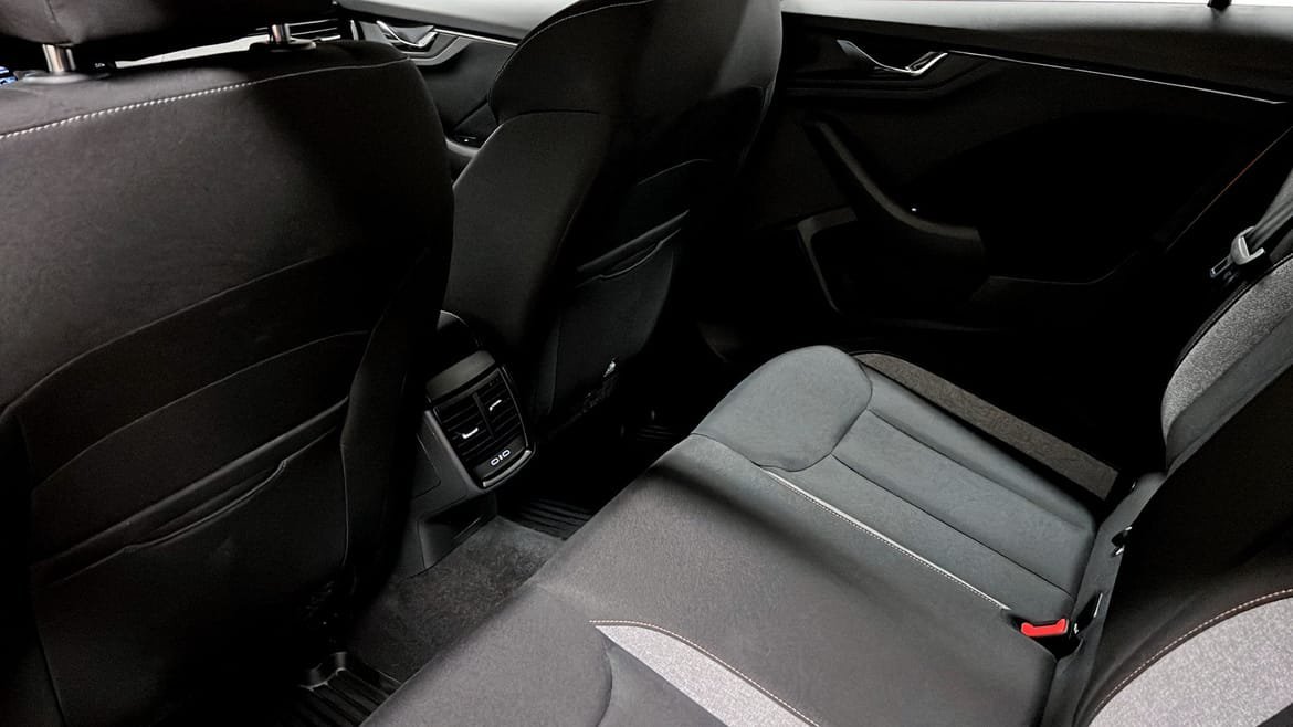 Vehicle Image 11