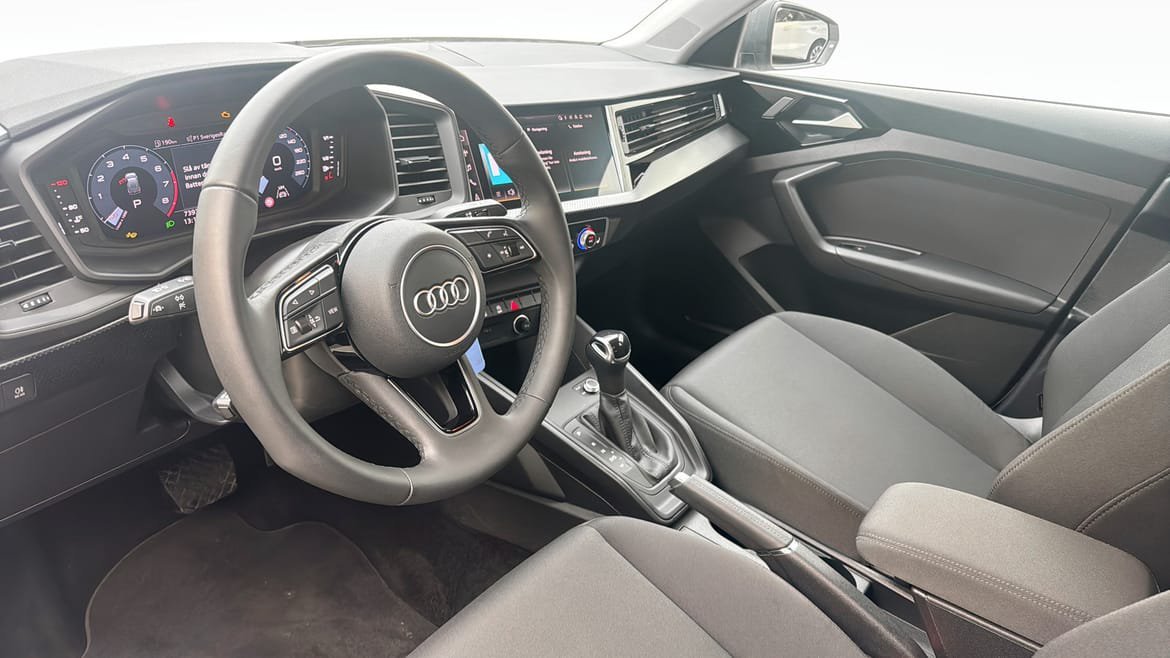 Vehicle Image 7