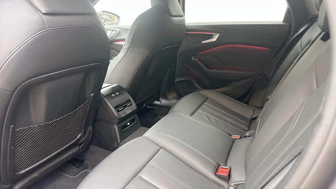 Vehicle Image 12