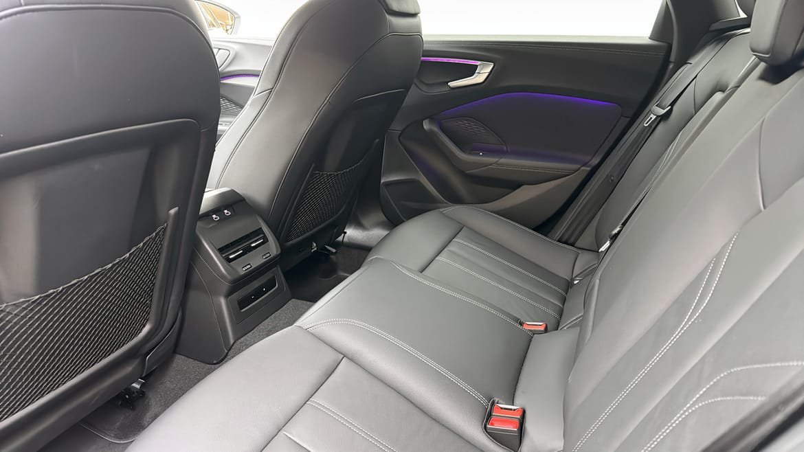 Vehicle Image 12