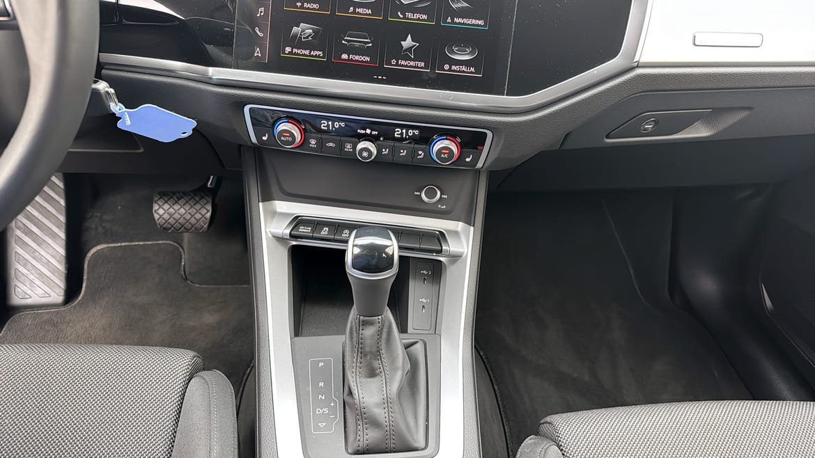 Vehicle Image 17