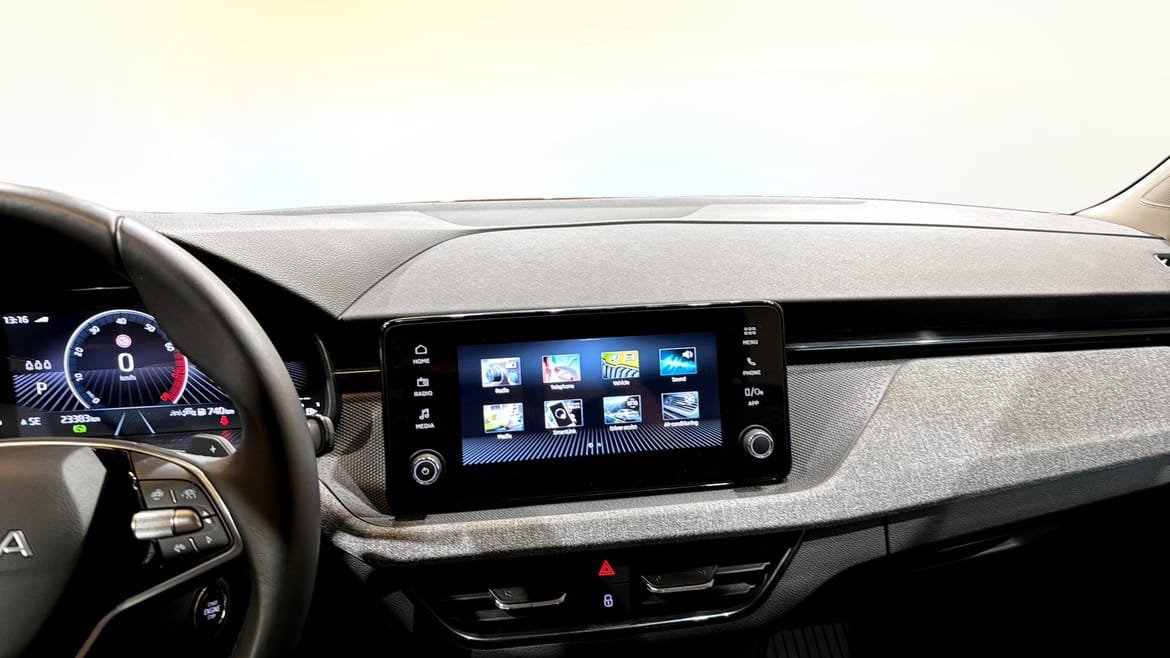 Vehicle Image 9