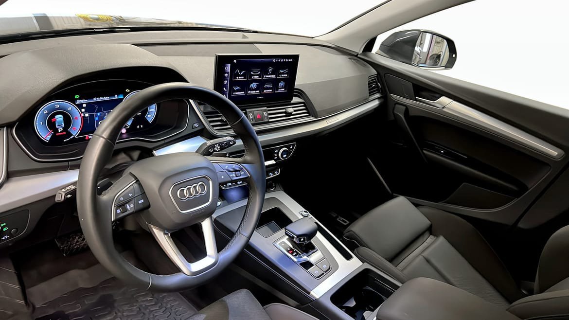 Vehicle Image 7