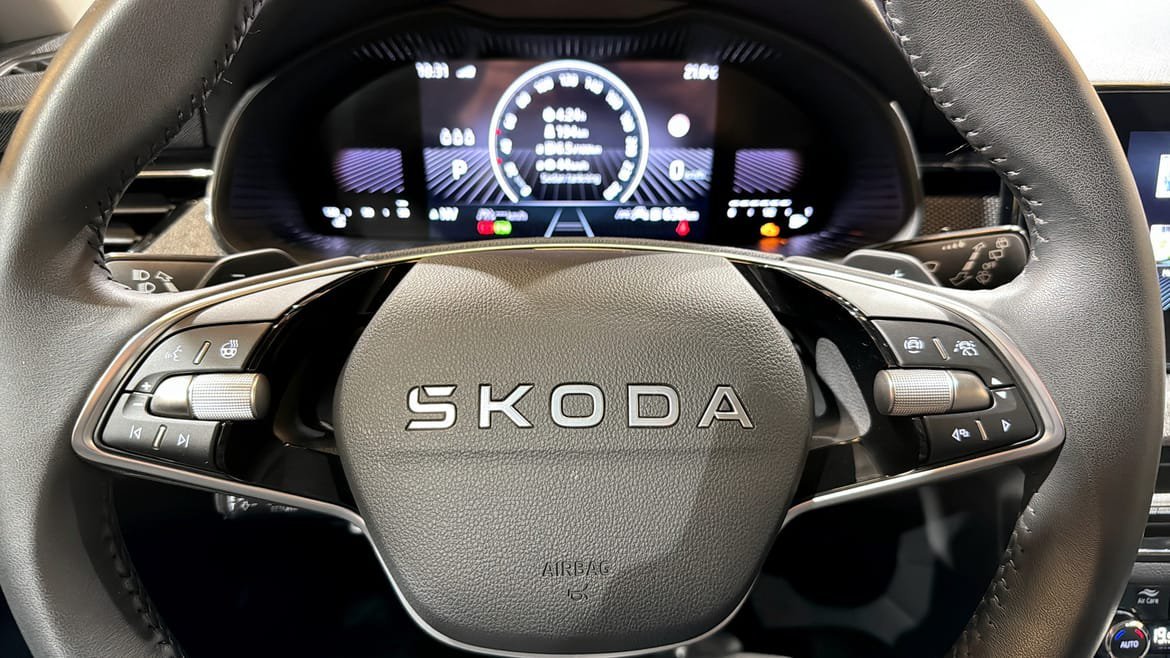 Vehicle Image 15