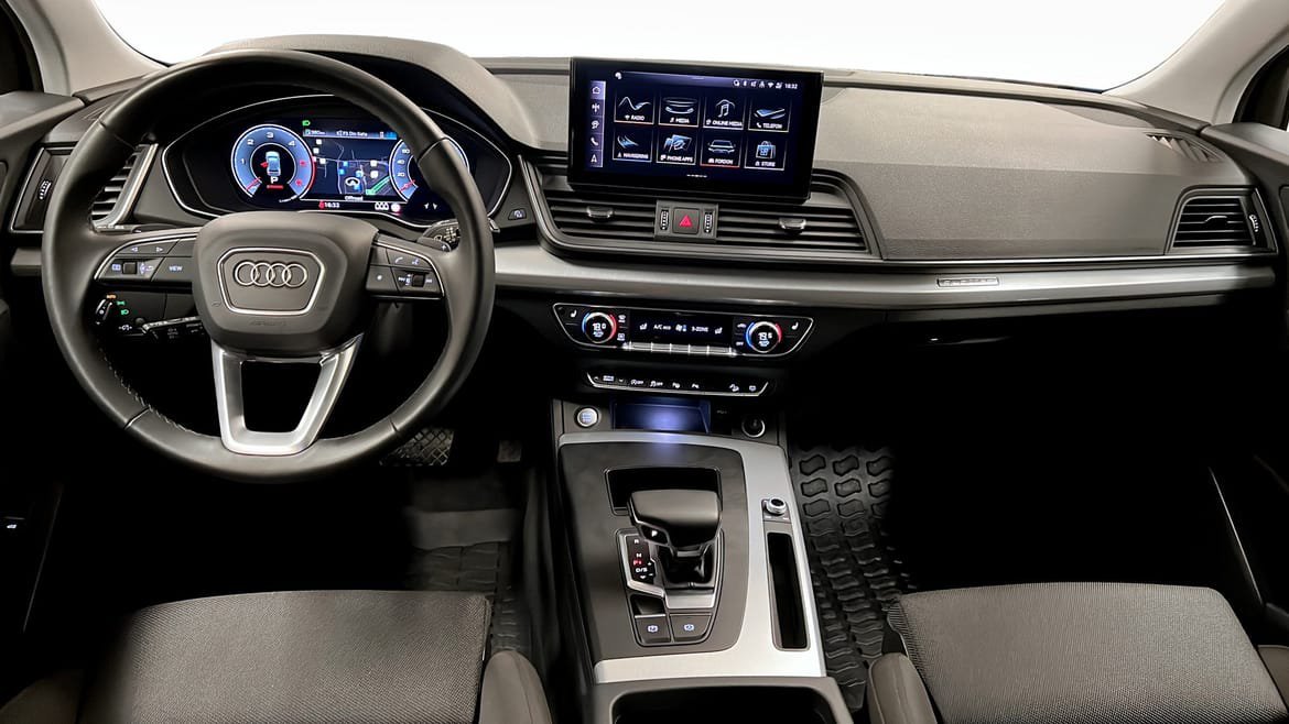 Vehicle Image 10